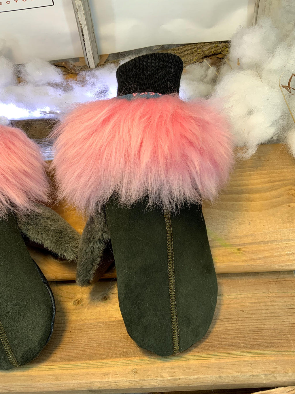 Rolande Handmade City Mittens made in Quebec from recycled emerald green inverted sheep fur and recycled leather, size Medium