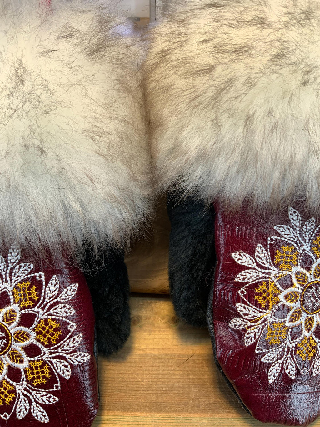 Carmelle city mitts, handmade in Quebec from recycled fur with burgundy Italian leather and mandala embroidery, size Medium