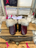 Alice city mittens handmade in Quebec with burgundy Italian eel-effect leather and recycled fur, size Medium