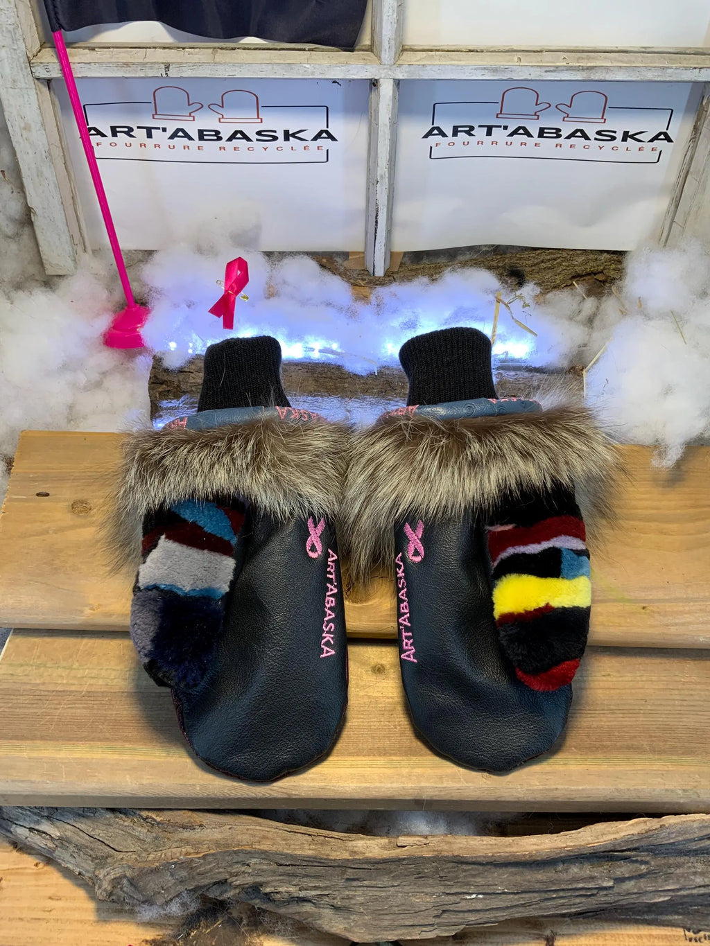Mitaines de ville Claudette faites à la main au Québec en cuir italien style anguille et fourrure recyclée grandeur Medium