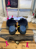 Mitaines de ville Odette faites à la main au Québec en cuir italien recyclé mandala bleu et fourrure recyclée grandeur Medium