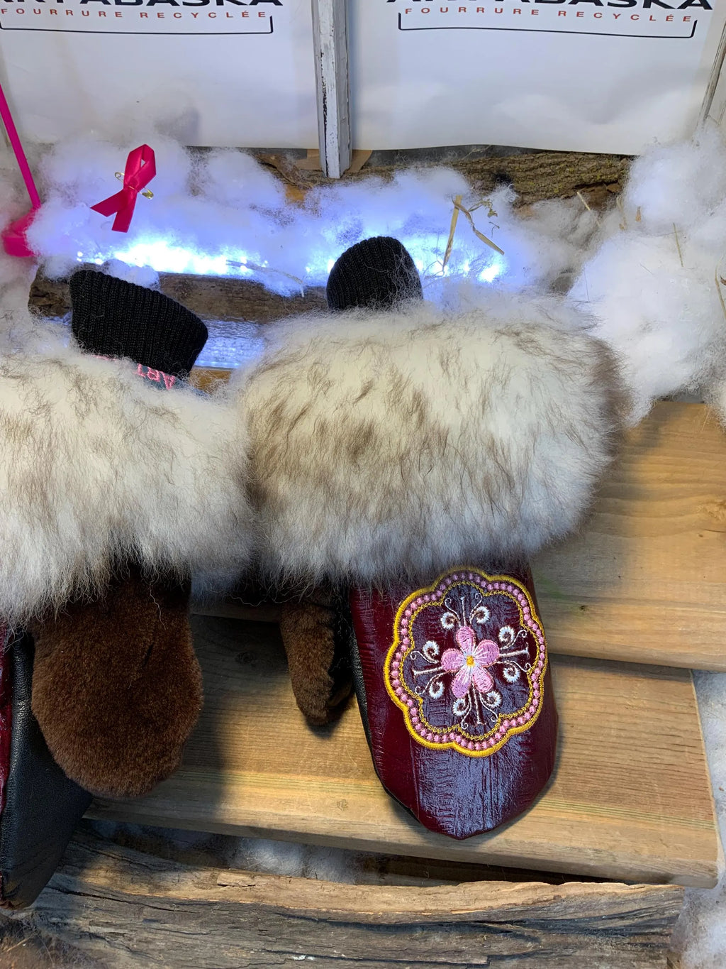 Antonine city mittens, handmade in Quebec from recycled fur with burgundy Italian leather and a mandala embroidery, size Medium