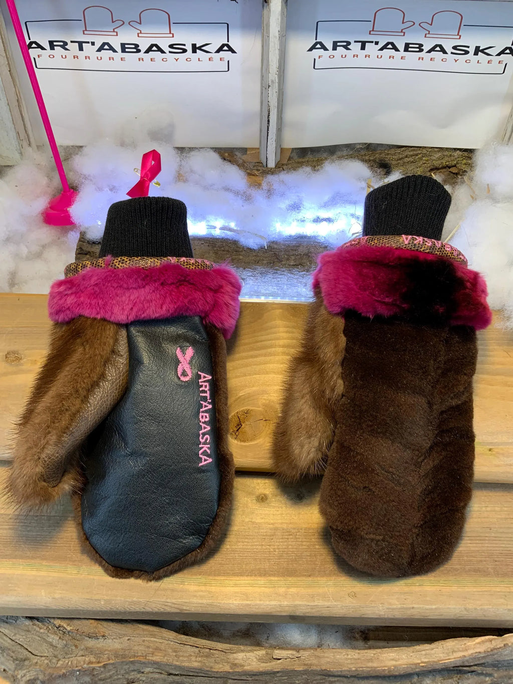 Small Pierrette City Mittens in recycled fur – Handmade in Quebec – Light, elegant, urban comfort – ArtAbaska
