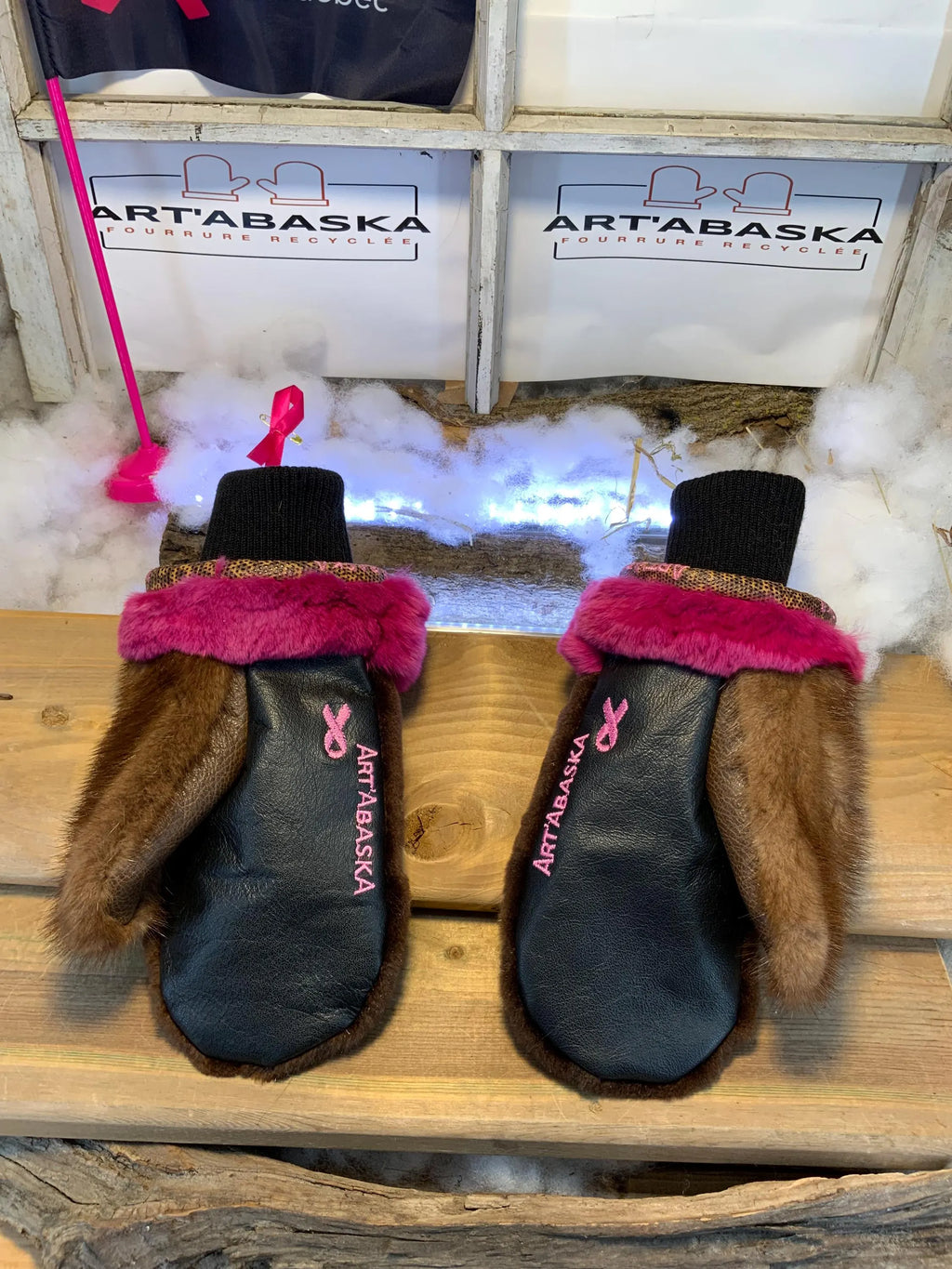 Small Pierrette City Mittens in recycled fur – Handmade in Quebec – Light, elegant, urban comfort – ArtAbaska