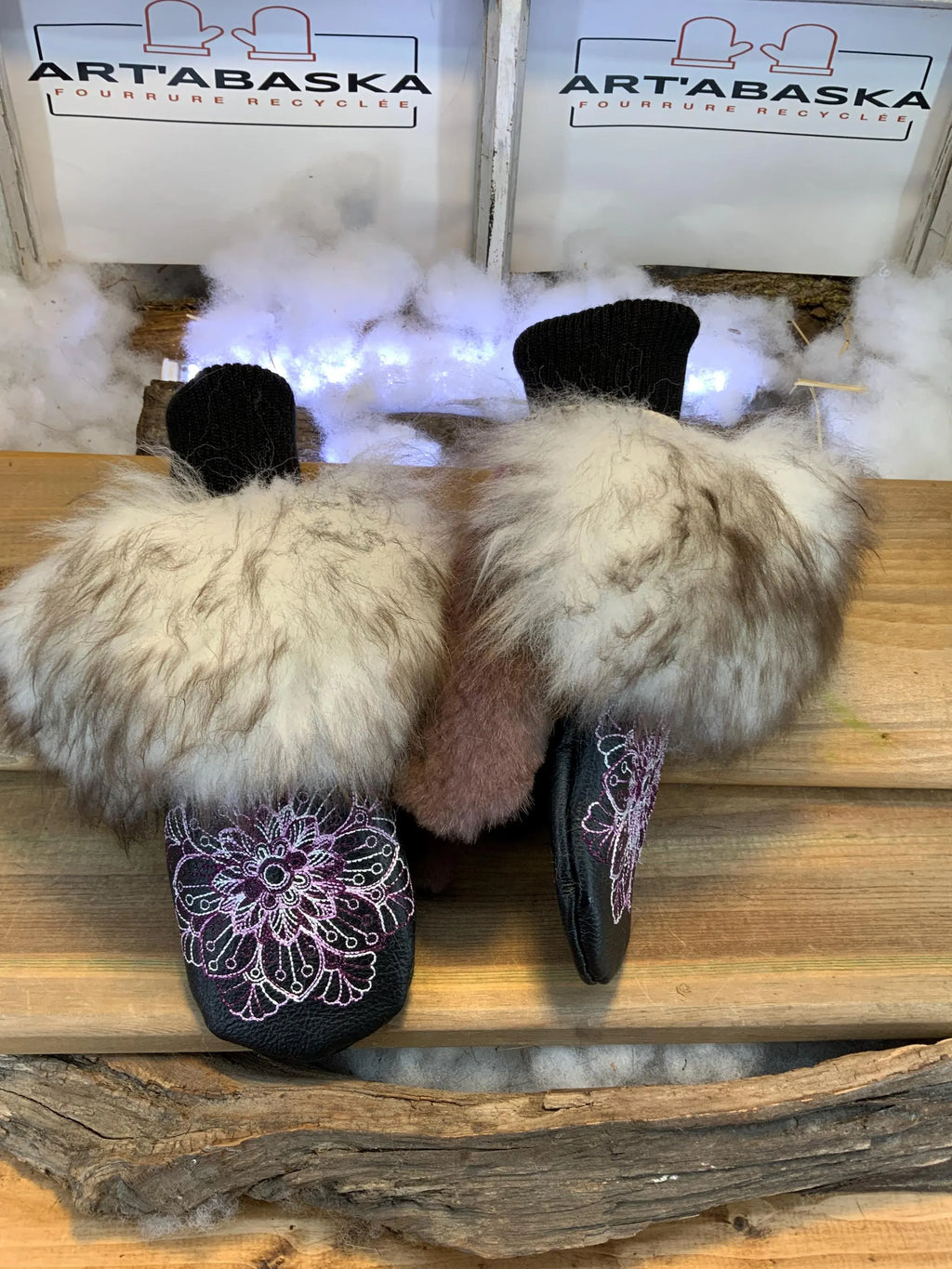 Small Pierrette City Mittens in recycled fur – Handmade in Quebec – Light, elegant, urban comfort – ArtAbaska