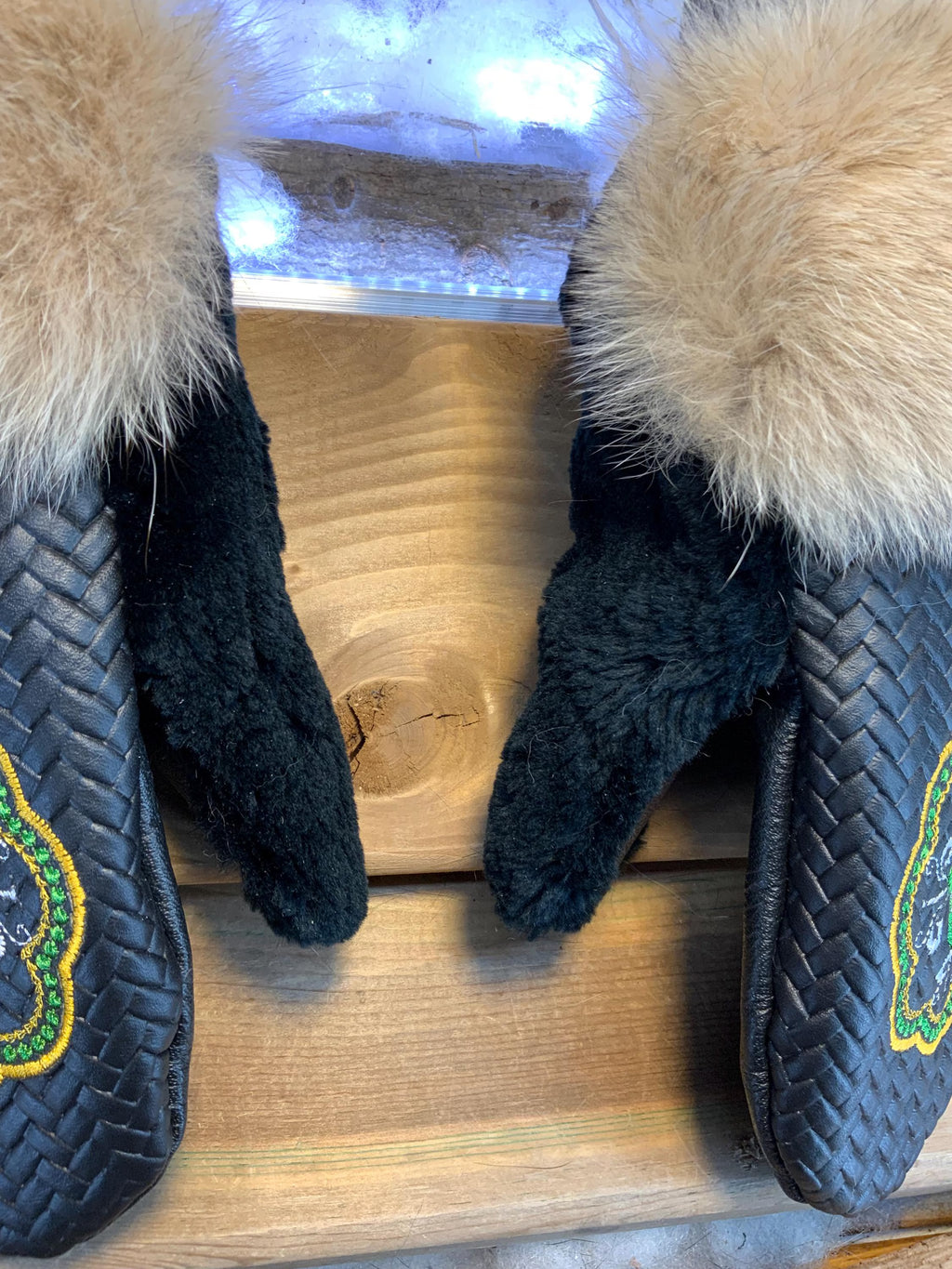 Louise city mittens, handmade in Quebec from recycled fur with black braided Italian leather and multicolored mandala embroidery, size Medium