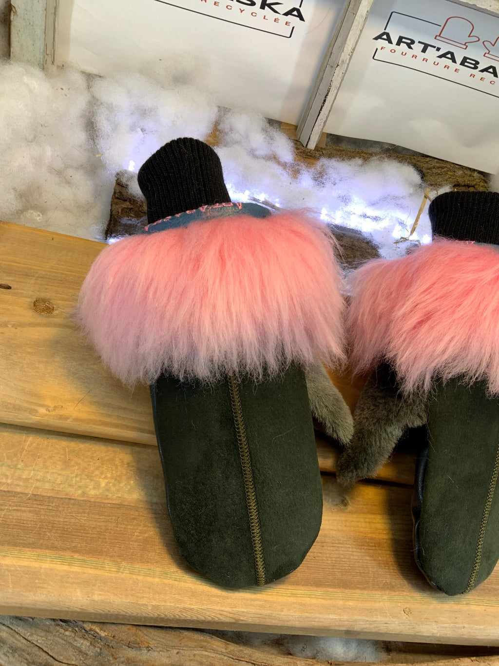 Rolande Handmade City Mittens made in Quebec from recycled emerald green inverted sheep fur and recycled leather, size Medium