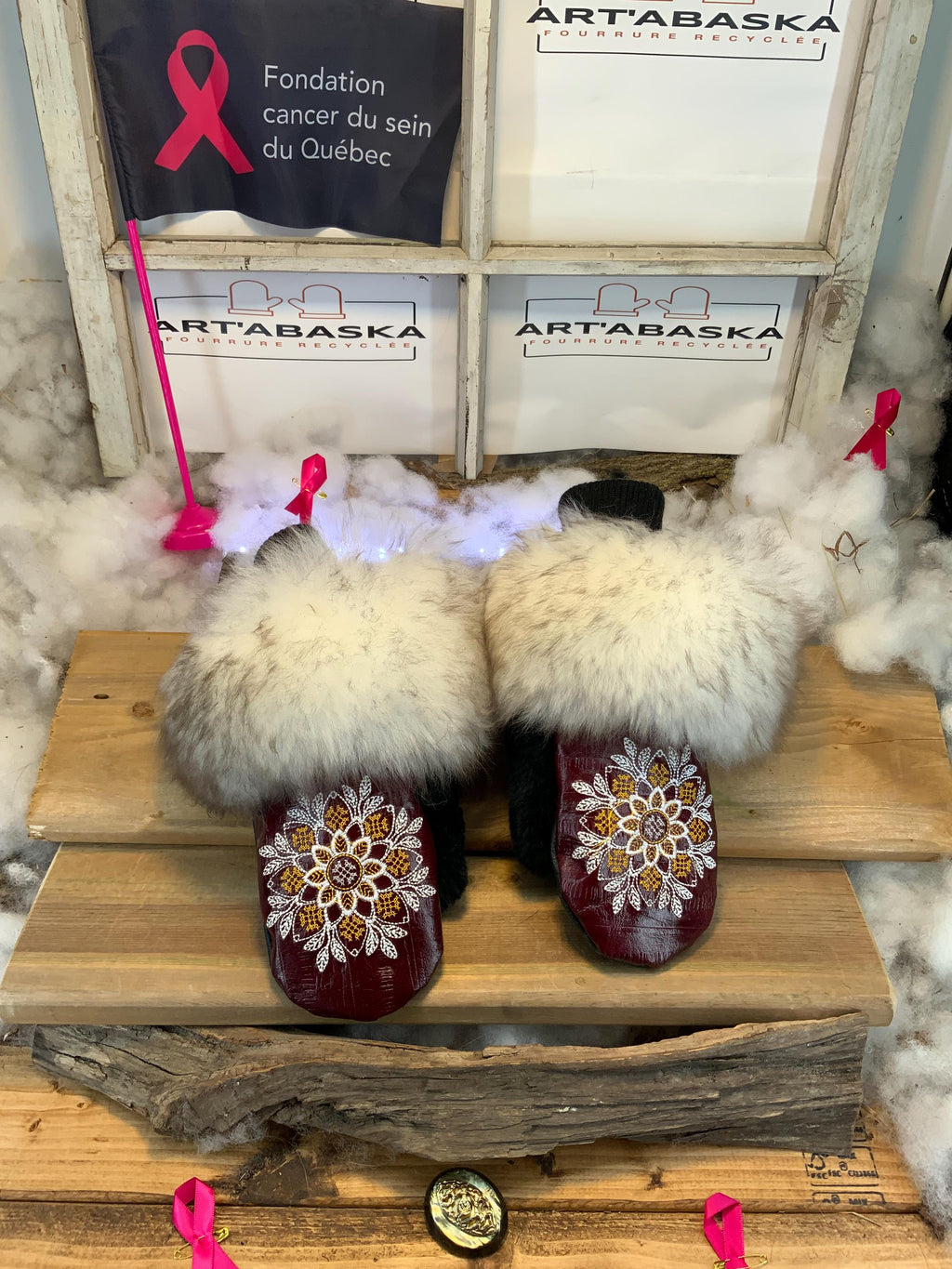Carmelle city mitts, handmade in Quebec from recycled fur with burgundy Italian leather and mandala embroidery, size Medium