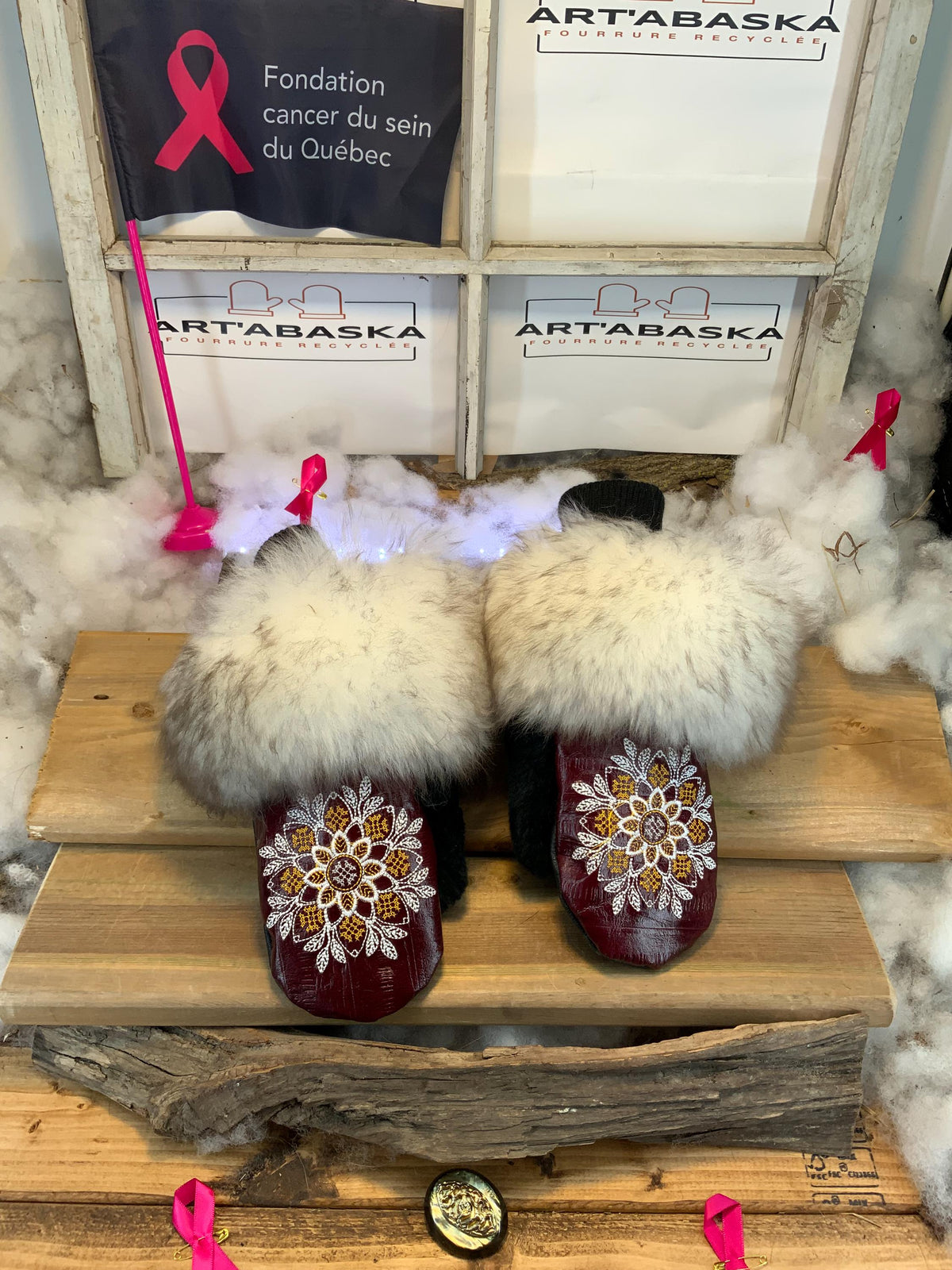 Carmelle city mitts, handmade in Quebec from recycled fur with burgundy Italian leather and mandala embroidery, size Medium