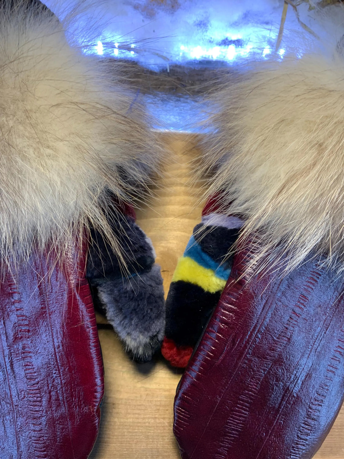 Mitaines de ville Claudette faites à la main au Québec en cuir italien style anguille et fourrure recyclée grandeur Medium