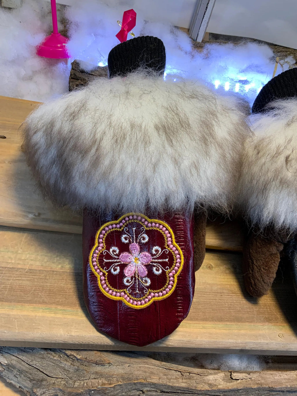 Antonine city mittens, handmade in Quebec from recycled fur with burgundy Italian leather and a mandala embroidery, size Medium