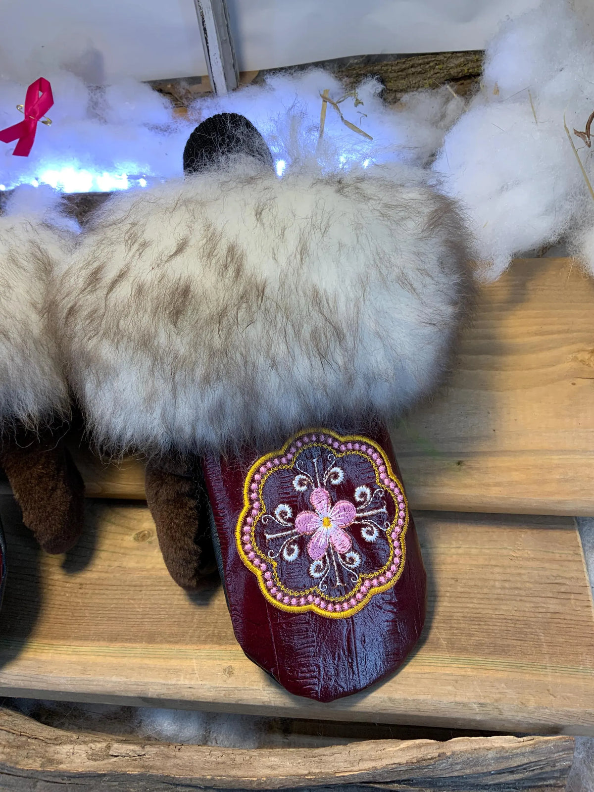 Antonine city mittens, handmade in Quebec from recycled fur with burgundy Italian leather and a mandala embroidery, size Medium