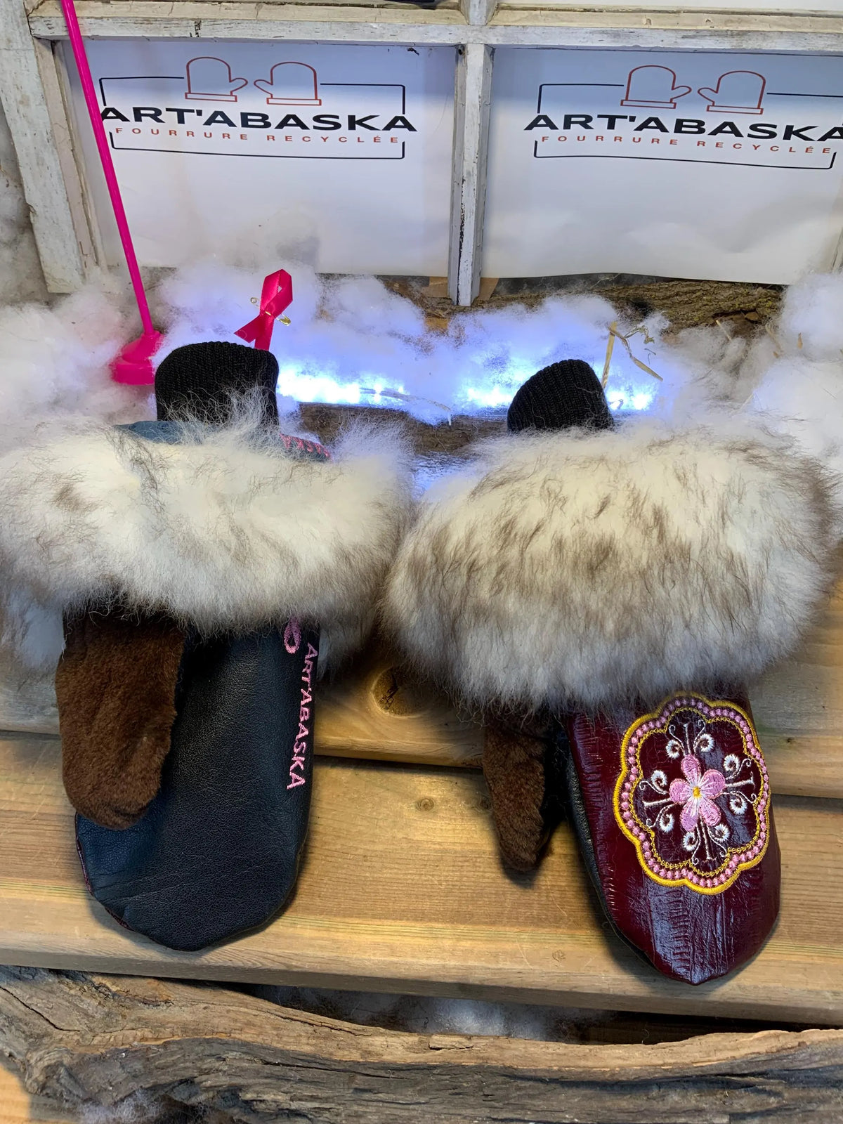 Antonine city mittens, handmade in Quebec from recycled fur with burgundy Italian leather and a mandala embroidery, size Medium