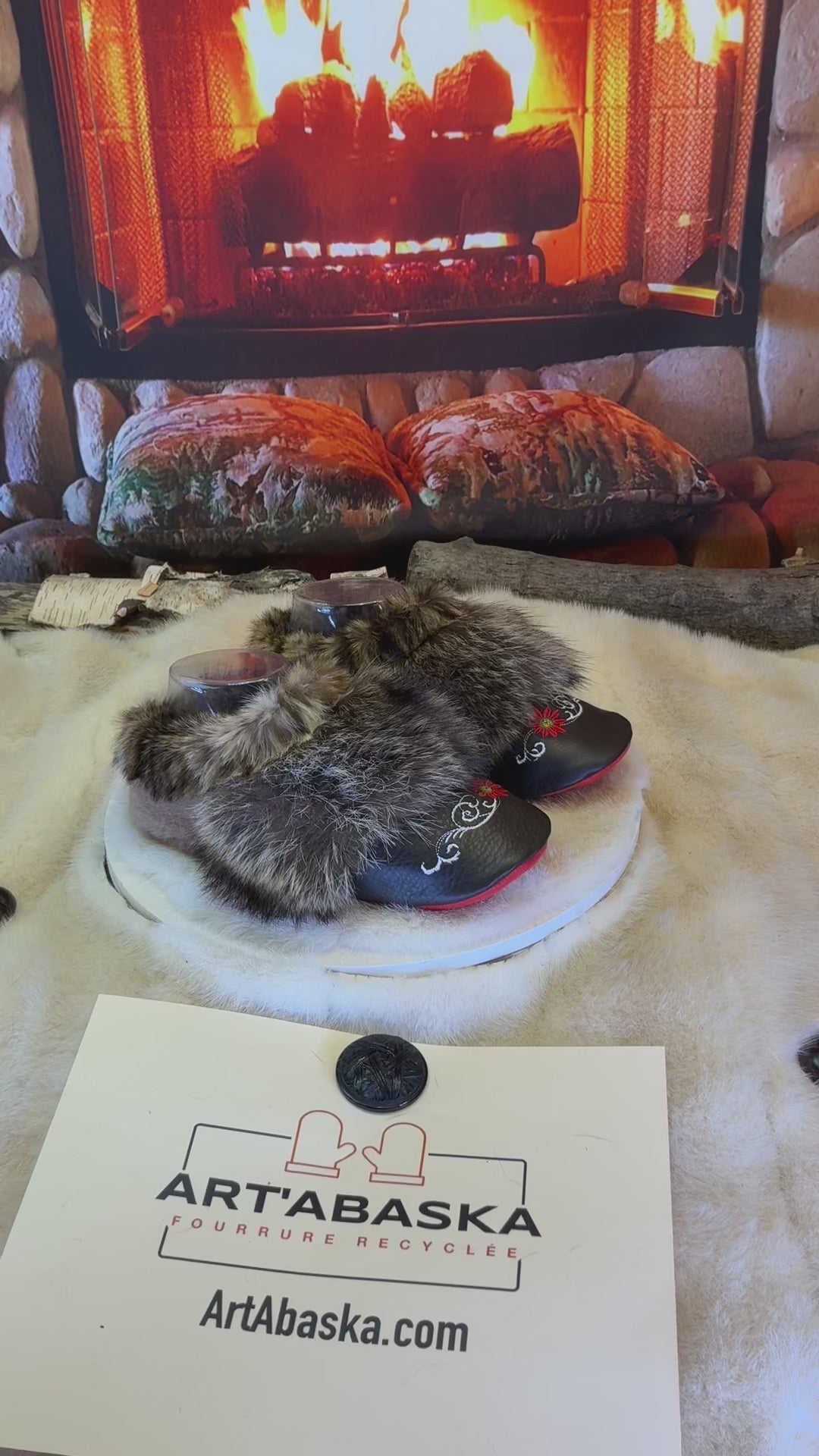 Slipper Les Aline Édition spéciale cuir italien brodé pointure 7 femme – Sherling italien & cuir recyclé, pièce unique faite à la main au Québec